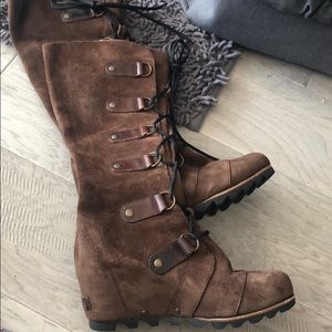 Sorel gorgeous brown supple wedge boots sz 7.5